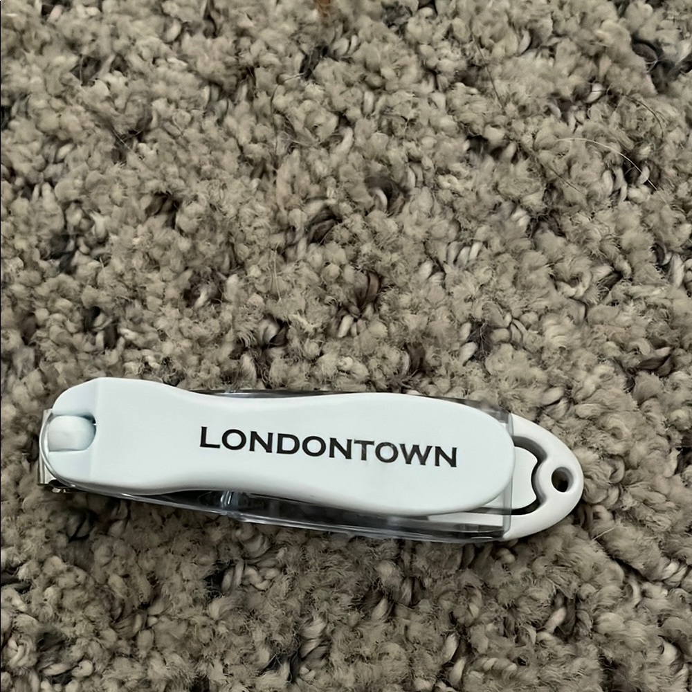 Londontown White Nail Clipper